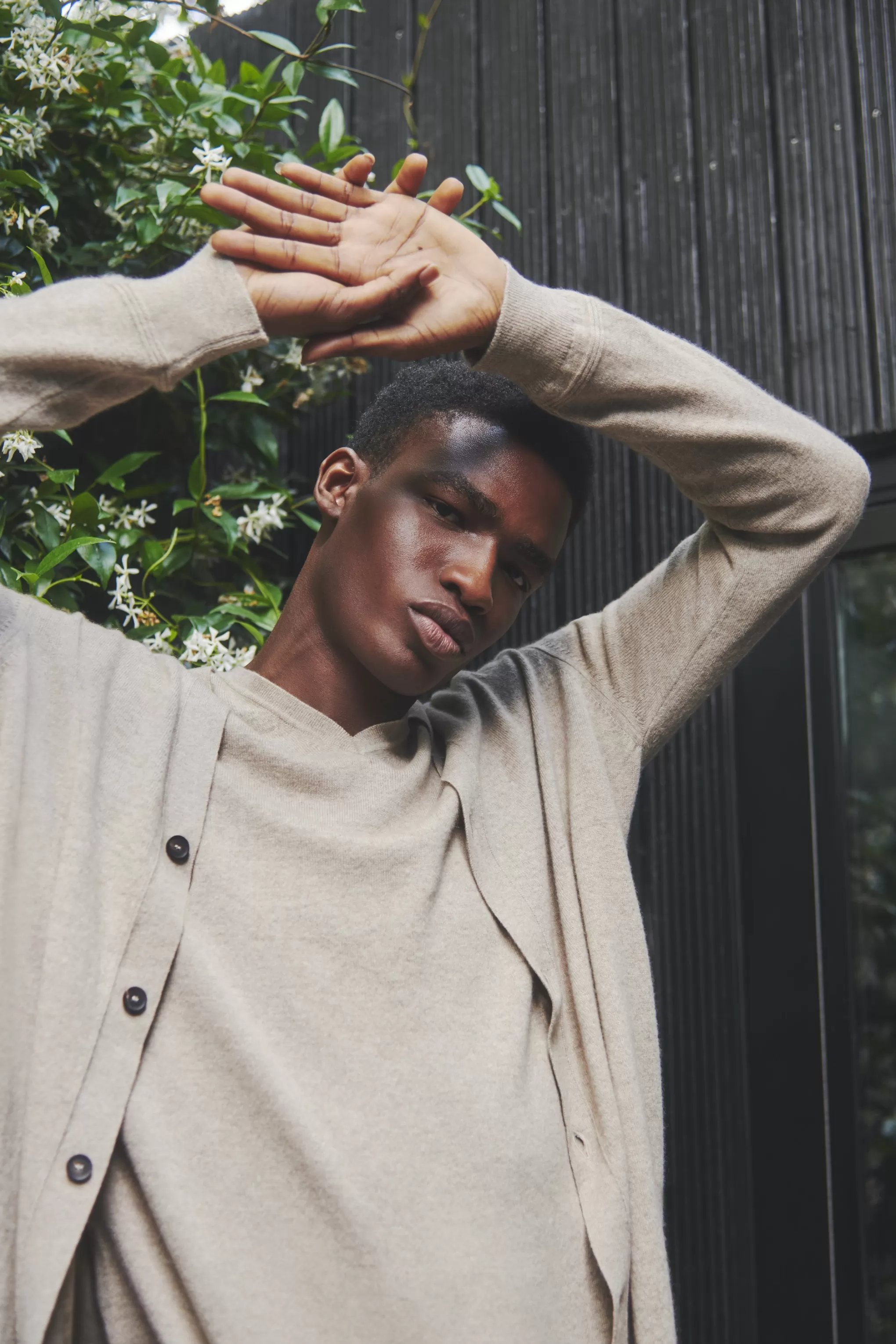 Cheap Classic V Neck Cashmere Jumper In Dark Natural Men Jumpers