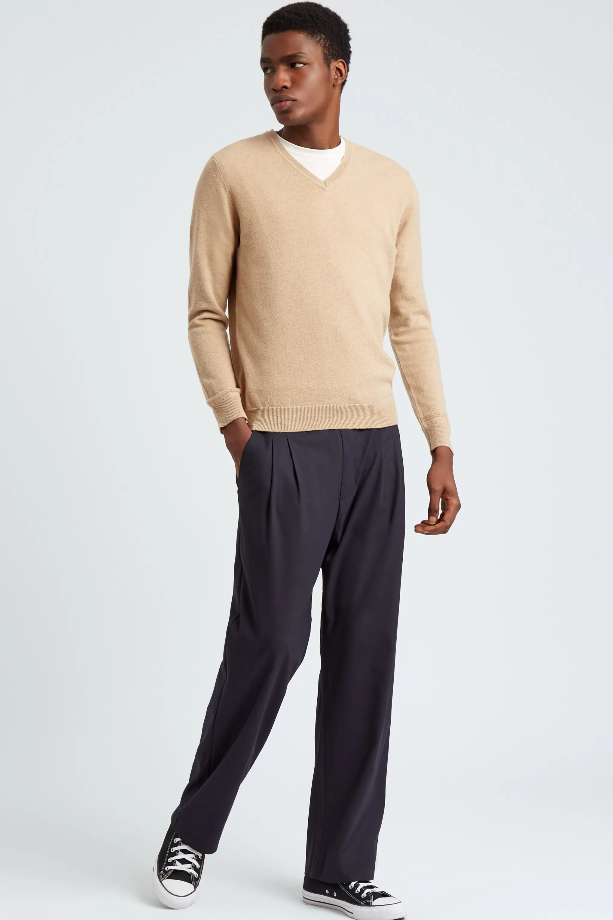 Store Classic V Neck Cashmere Jumper In Sand Men Made in Scotland