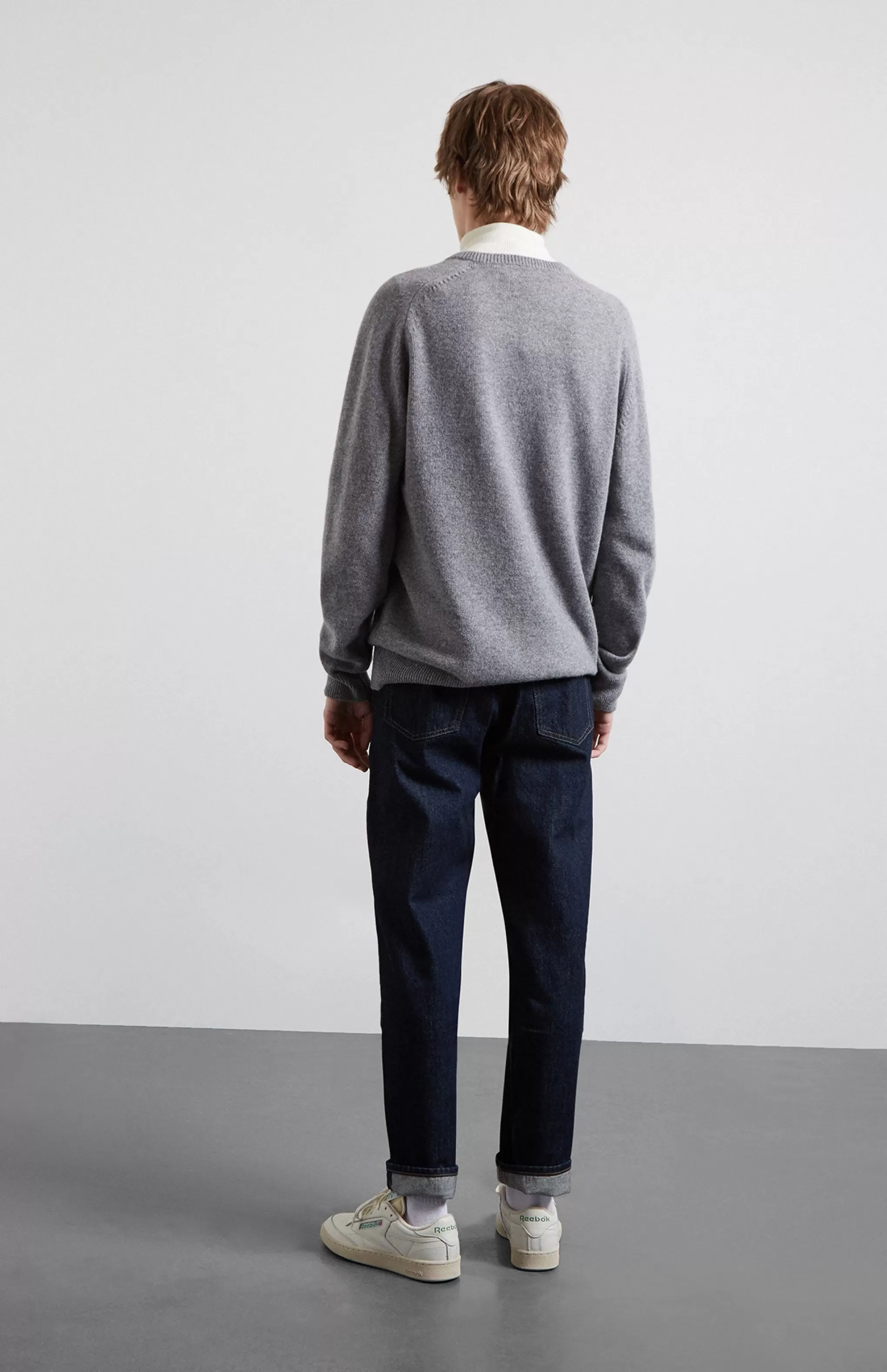 Best Men's Archive V Neck Lambswool Blend Jumper In Grey Marl Men Gifts for Men