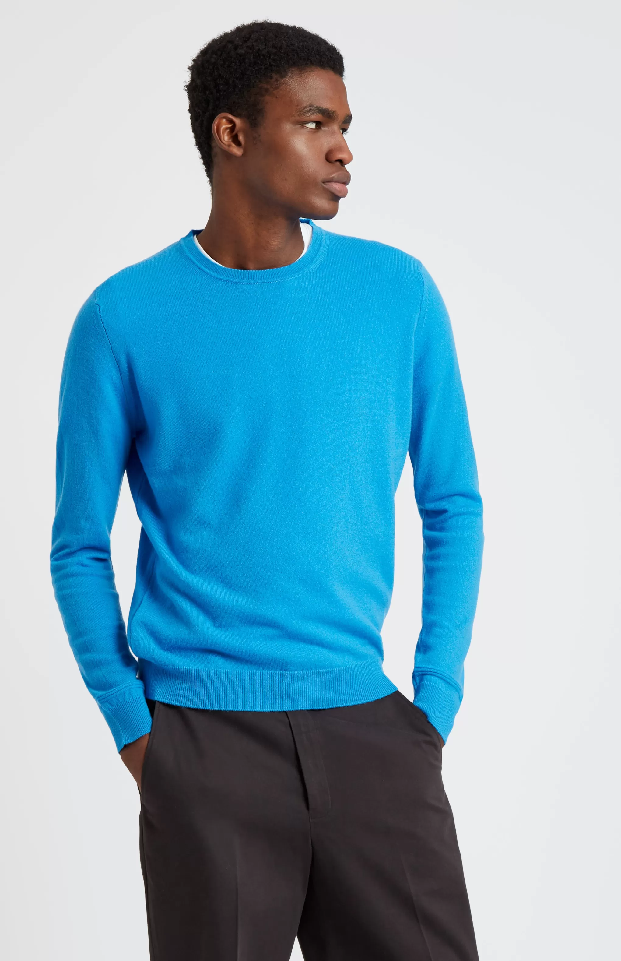 Hot Men's Round Neck Cashmere Jumper In Azure Blue Men Made in Scotland