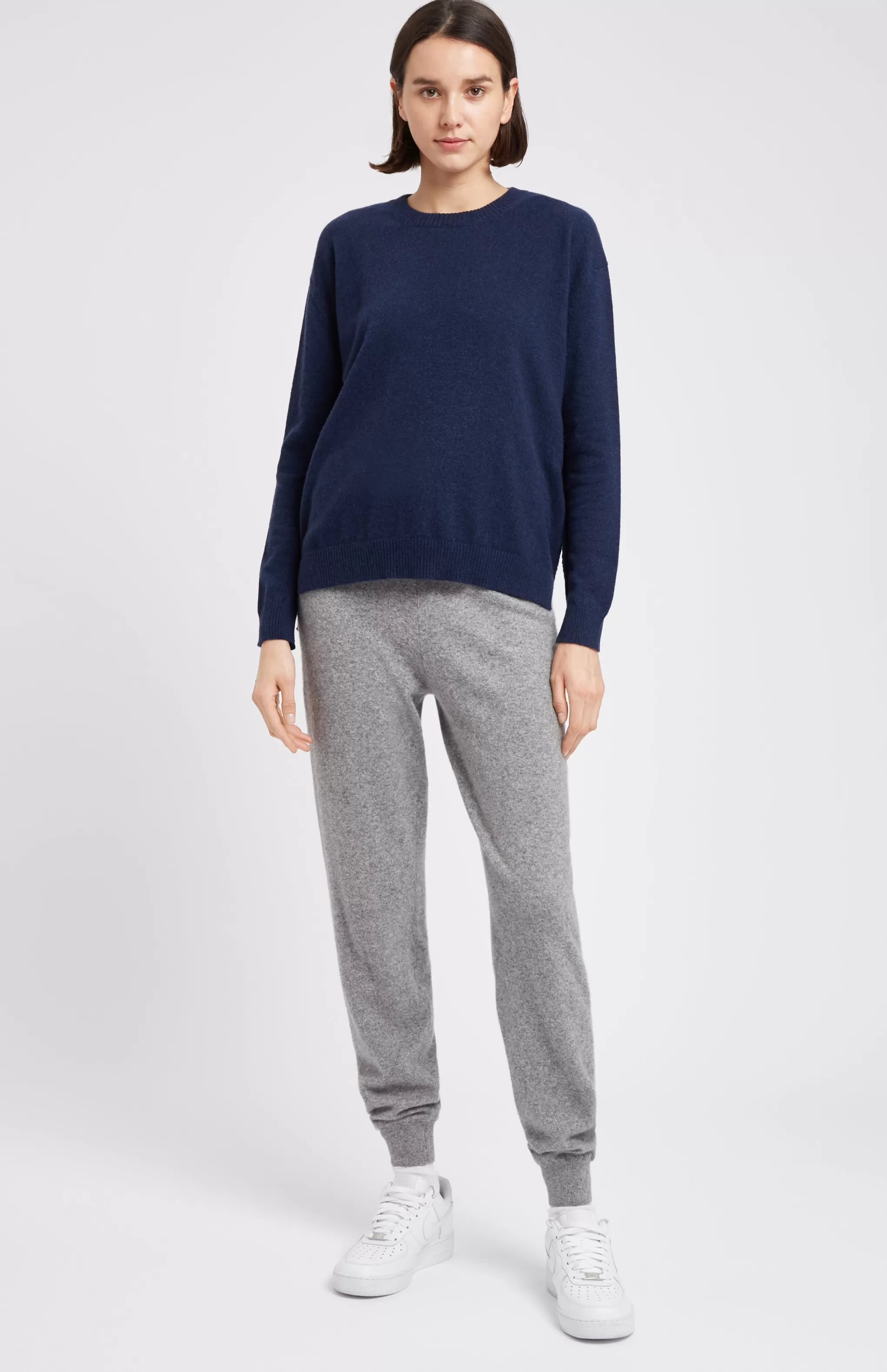 Online Round Neck Cashmere Jumper In Inkwell Men/Women Made in Scotland