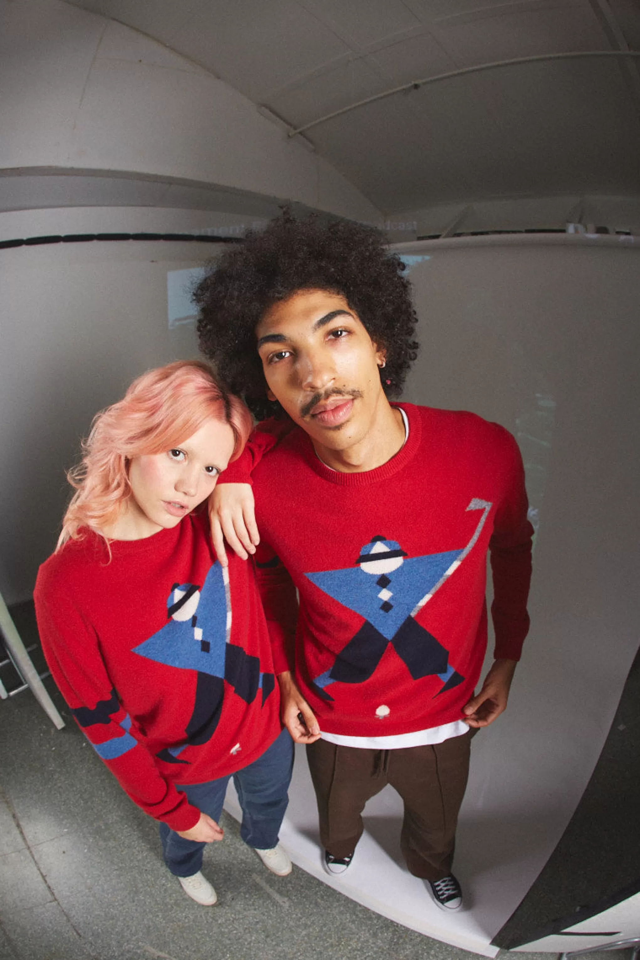Sale Unisex Round Neck Geometric George Golf Jumper In Red. Men Pringle Heritage Unisex Collections