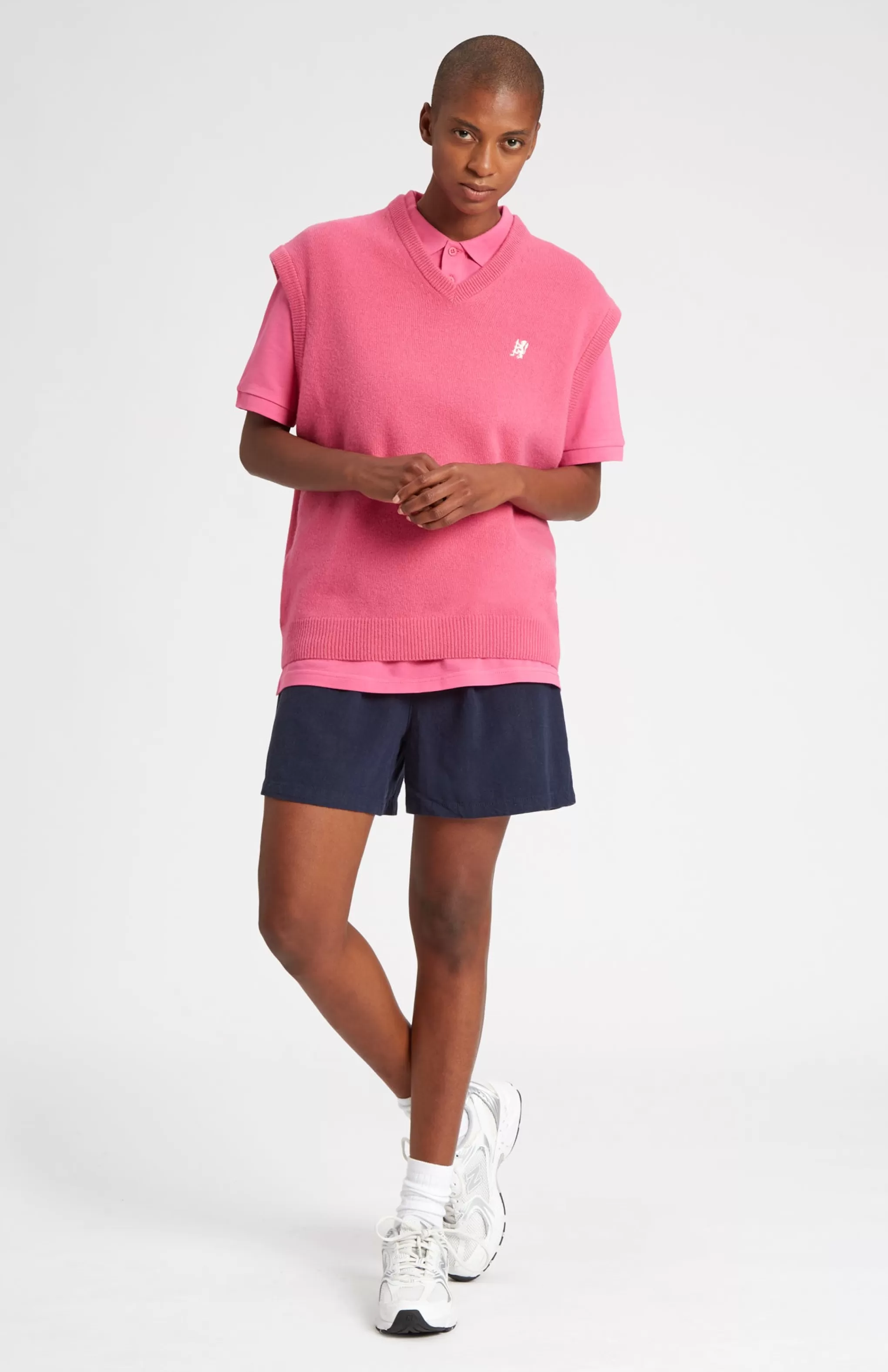 Online V Neck Sleeveless Golf Jumper In Heather Pink With Golfing Lion Logo Men Pringle Heritage Unisex Collections