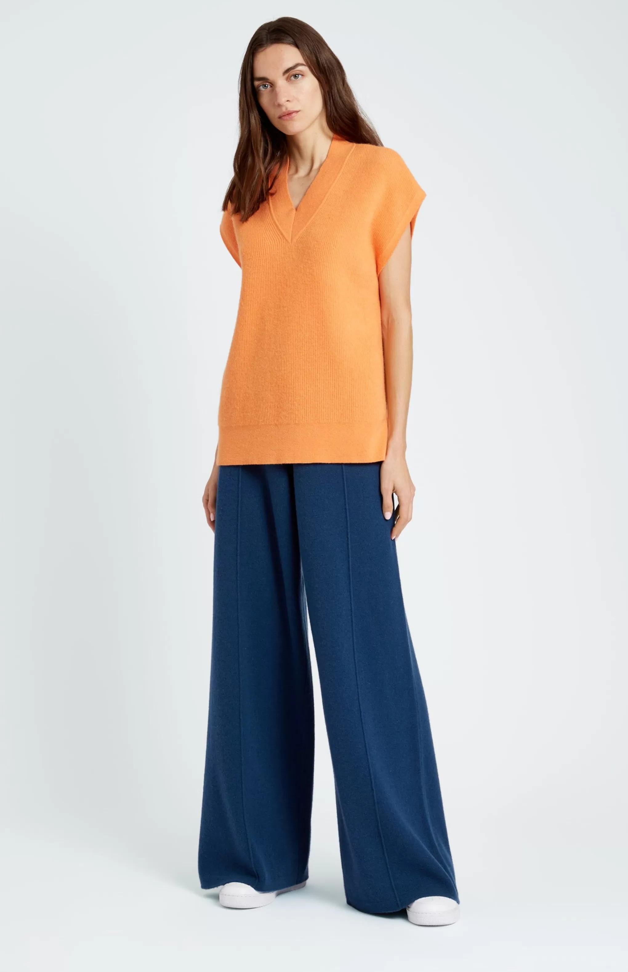 Sale Women's Cashmere Blend V Neck Sleeveless Jumper In Burnt Orange Men/Women Light Weight Knits