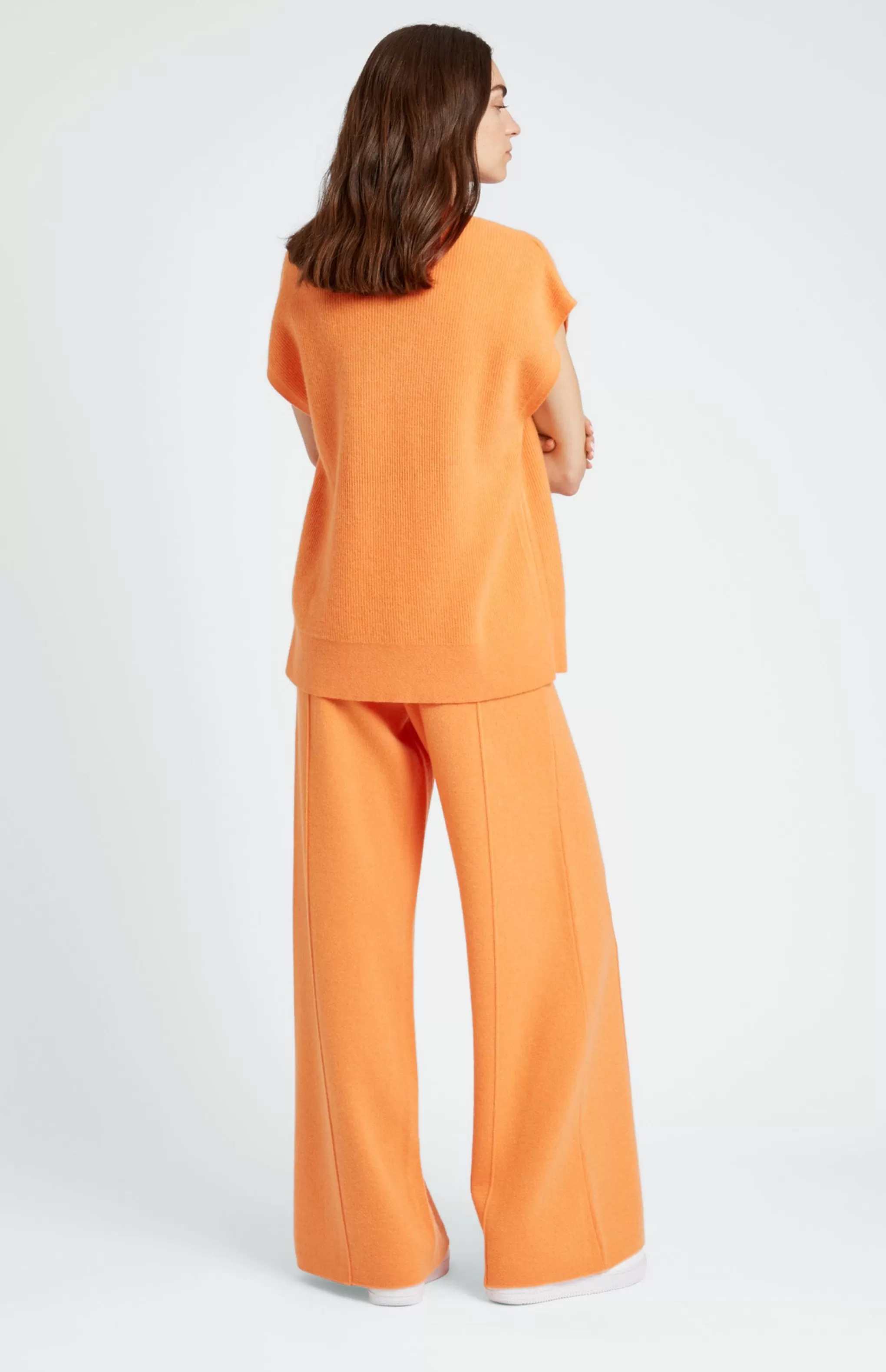 Sale Women's Cashmere Blend V Neck Sleeveless Jumper In Burnt Orange Men/Women Light Weight Knits