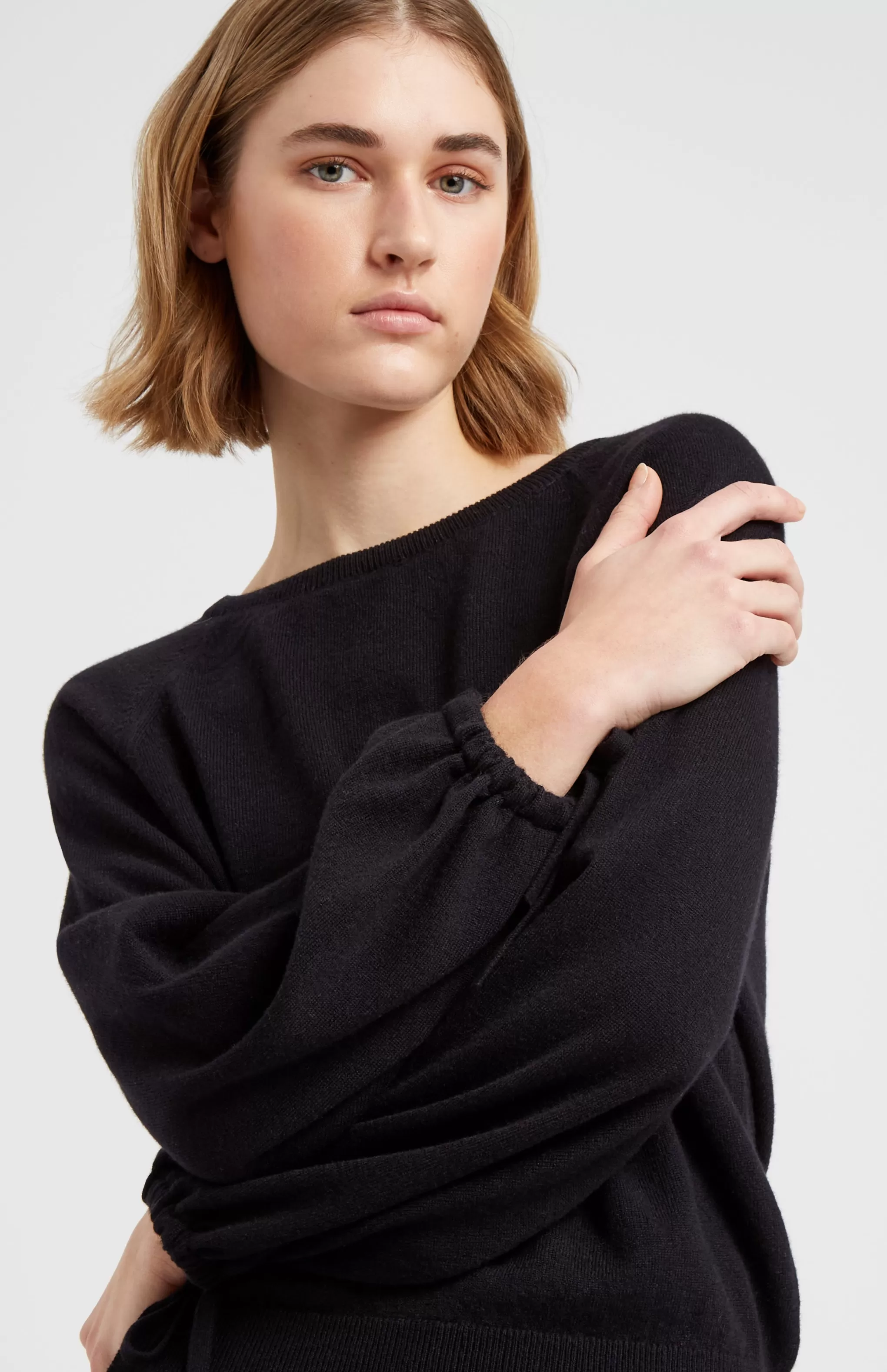 Cheap Women's Lightweight Round Neck Cashmere Jumper In Black Men/Women Light Weight Knits