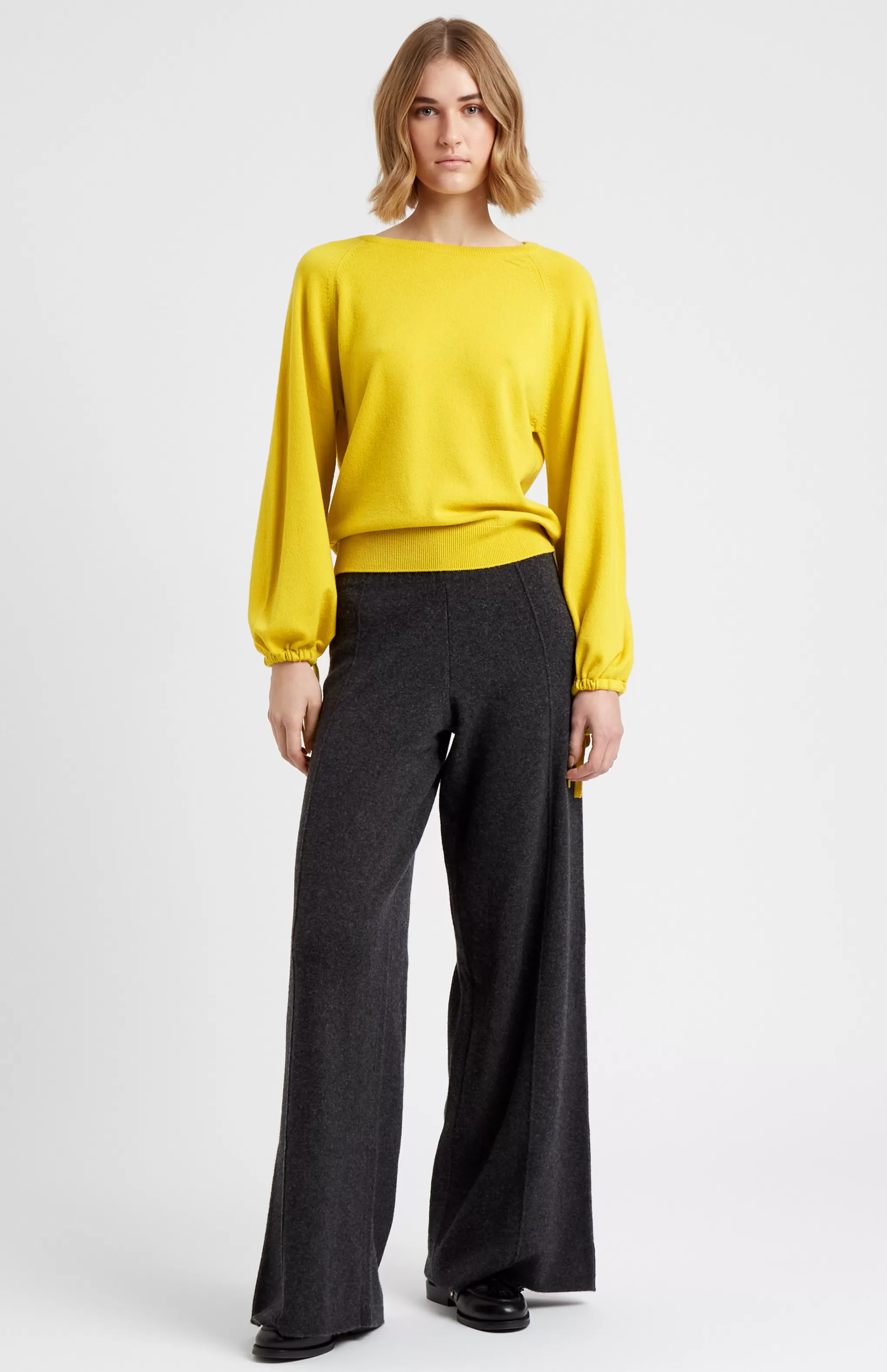 Sale Women's Lightweight Round Neck Cashmere Jumper In Bright Yellow Men/Women Light Weight Knits