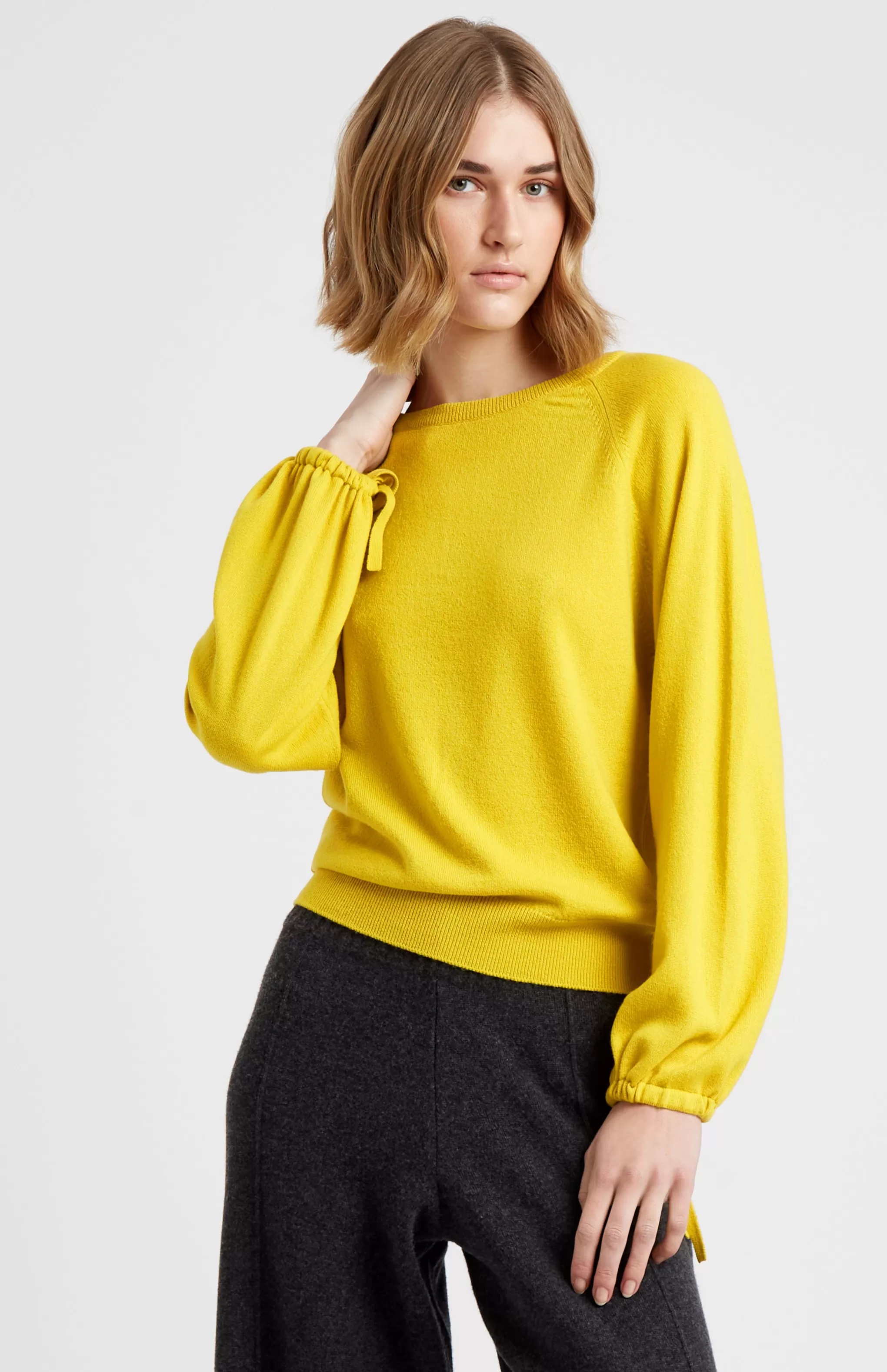 Outlet Women's Lightweight Round Neck Cashmere Jumper In Bright Yellow Men/Women Made in Scotland