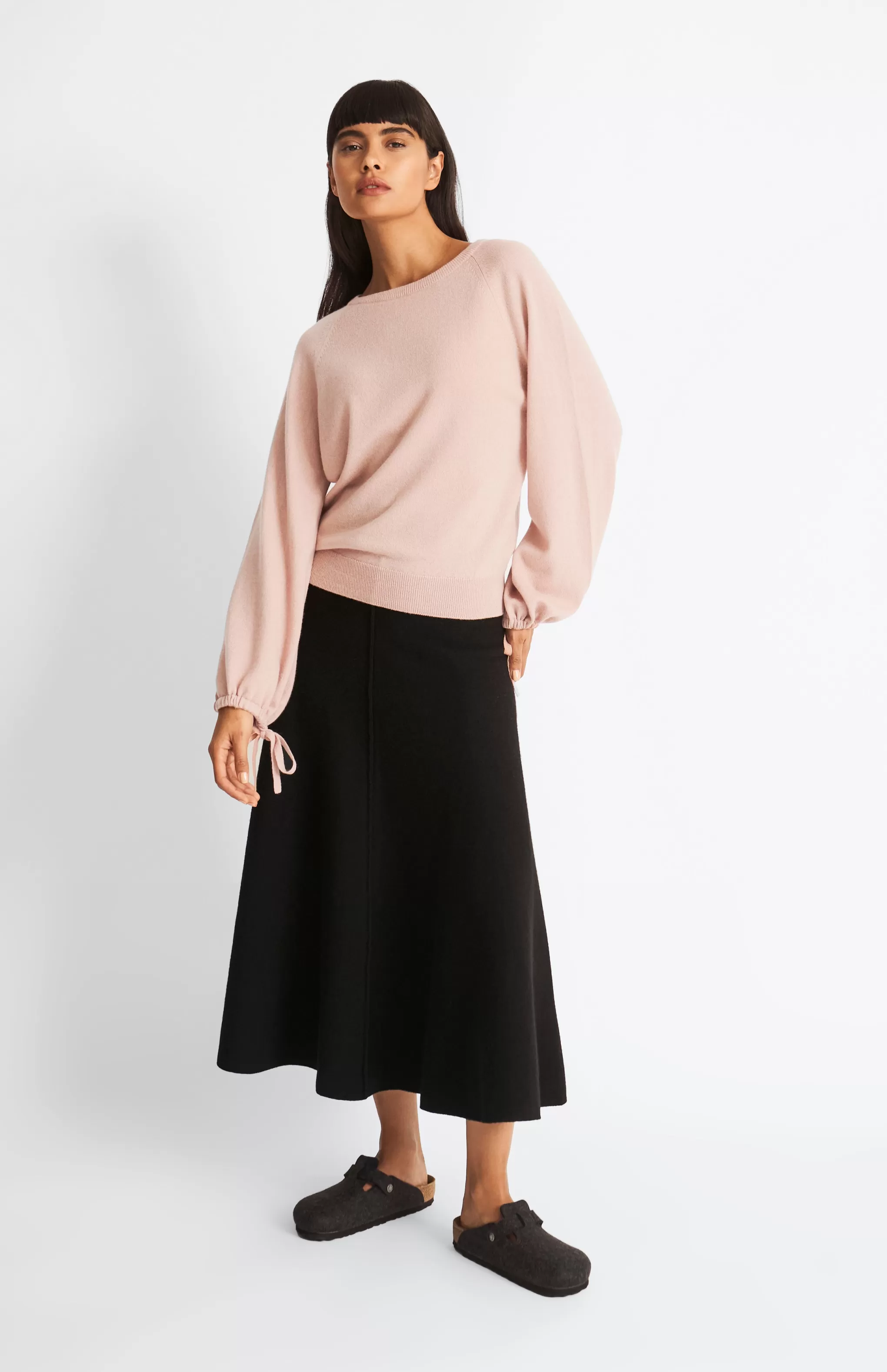 Best Women's Lightweight  Round Neck Cashmere Jumper In Dusty Pink Men/Women Made in Scotland