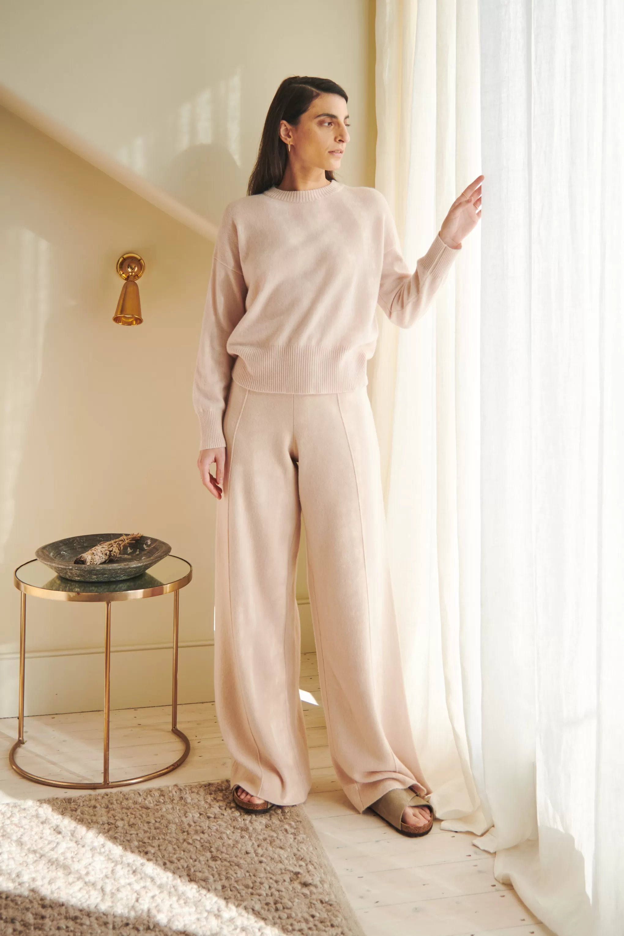 Best Women's Lightweight Round Neck Cashmere Jumper In Pastel Pink Men/Women Light Weight Knits