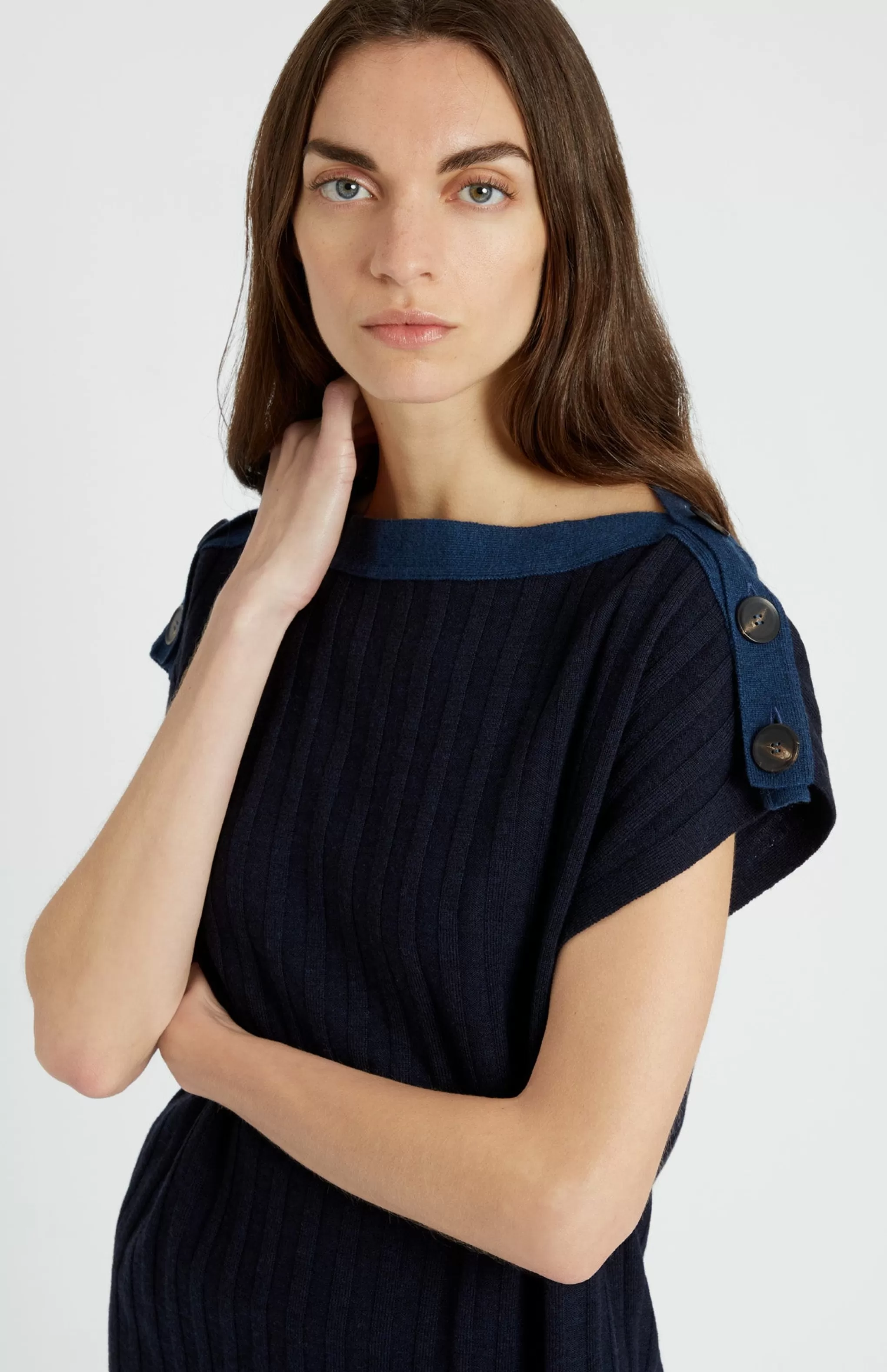 Sale Women's Round Neck Merino Sleeveless Jumper In Navy Men/Women Light Weight Knits