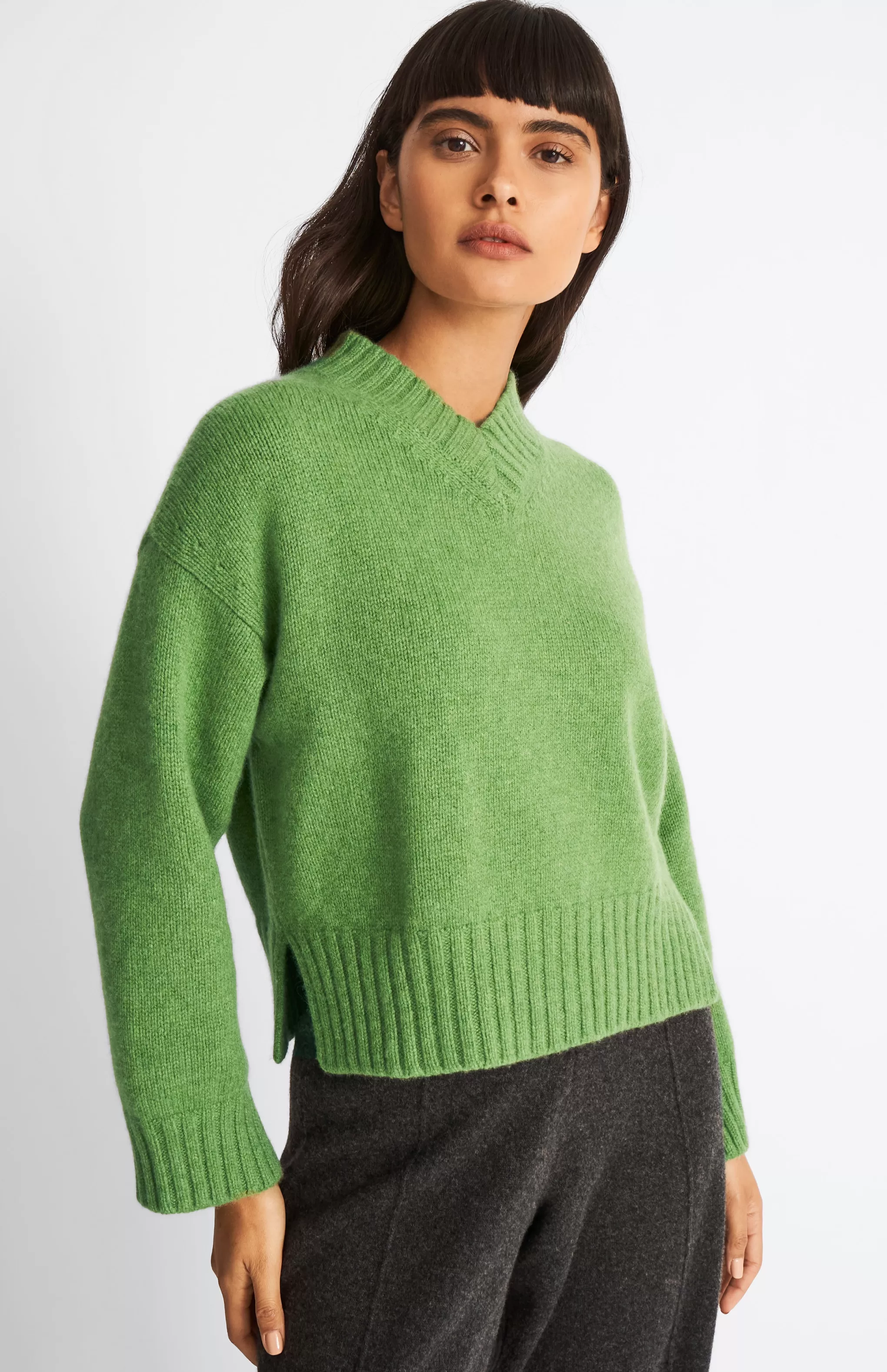 Fashion Women's V Neck Cosy Cashmere Jumper In Wood Sage Men/Women Best Sellers