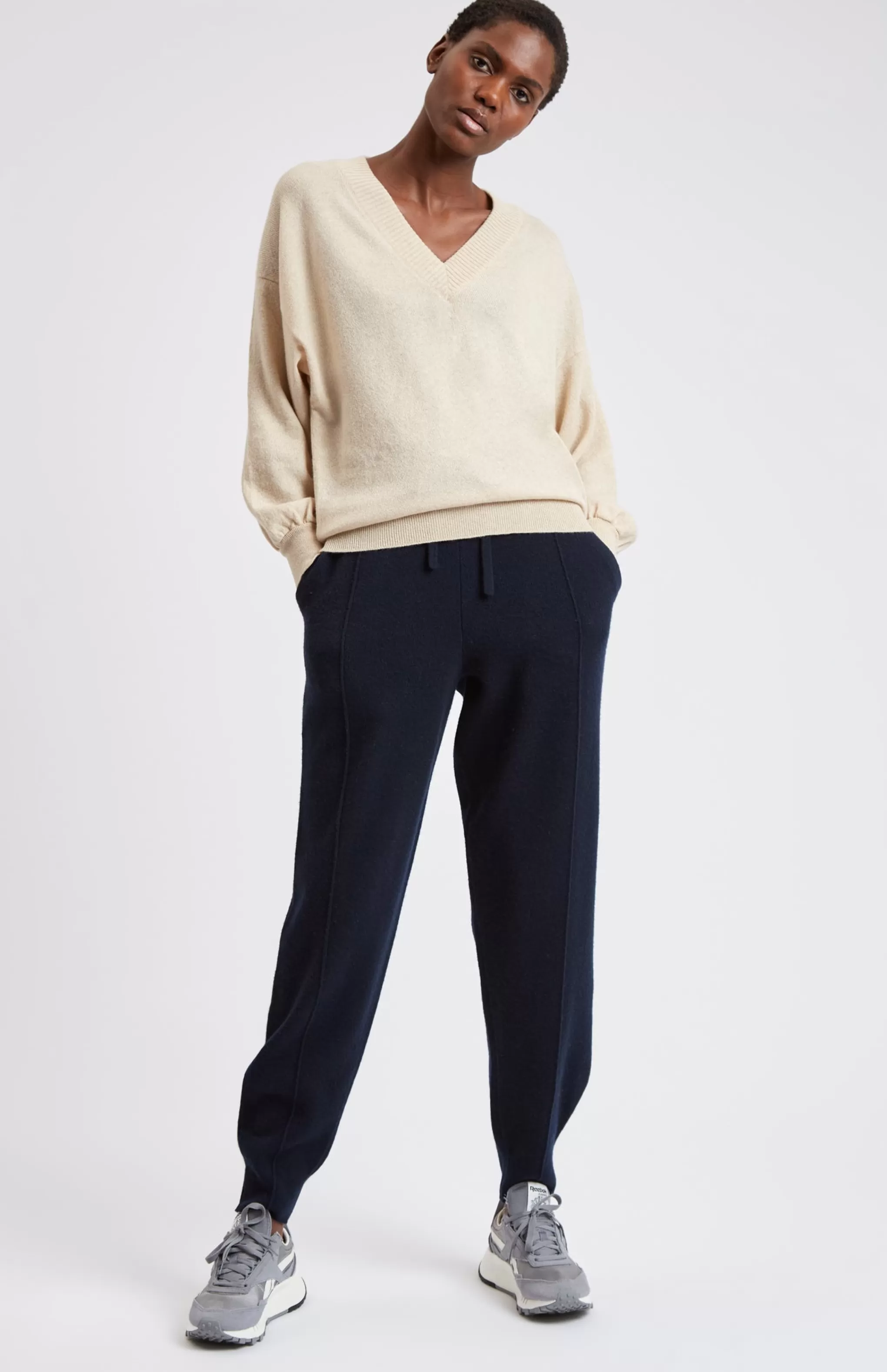 Online Women's V Neck Lightweight Cashmere Jumper In Honey Men/Women Light Weight Knits