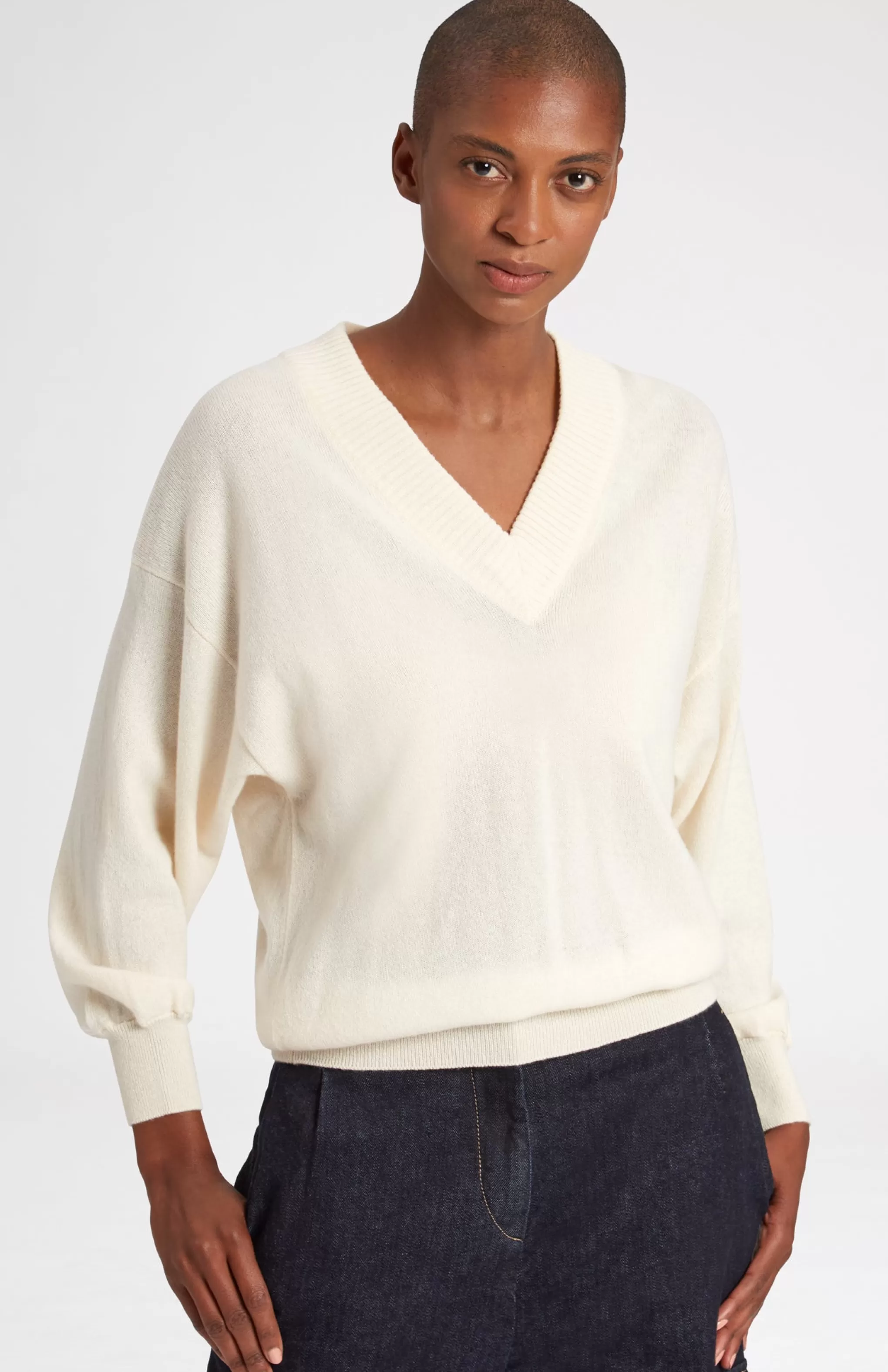 Best Sale Women's V Neck Lightweight Cashmere Jumper In Vanilla Cream Men/Women Cashmere